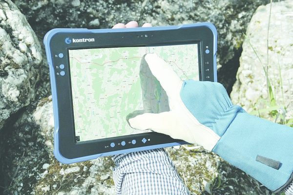 The Endurance Tablet features a 1000 nit display for maximum readability in bright sunlight and a capacitive, multi-touch screen supporting glove touch as well as water and palm rejection.